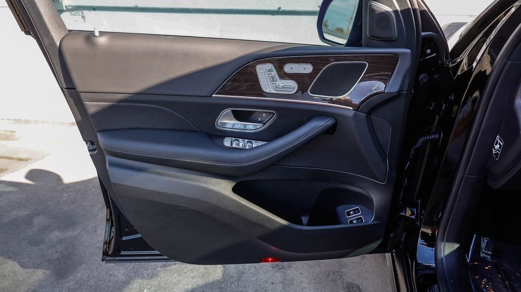 Used 2025 Mercedes-Benz GLE 450e 4MATIC image 22