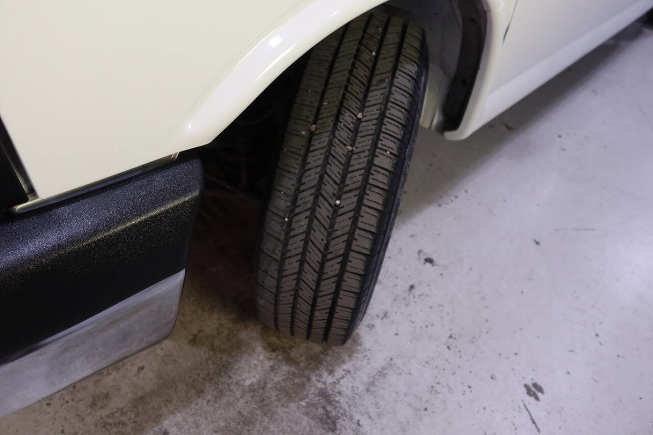 Used 2015 Chevrolet Express 3500 LT w/ LT Preferred Equipment Group image 10