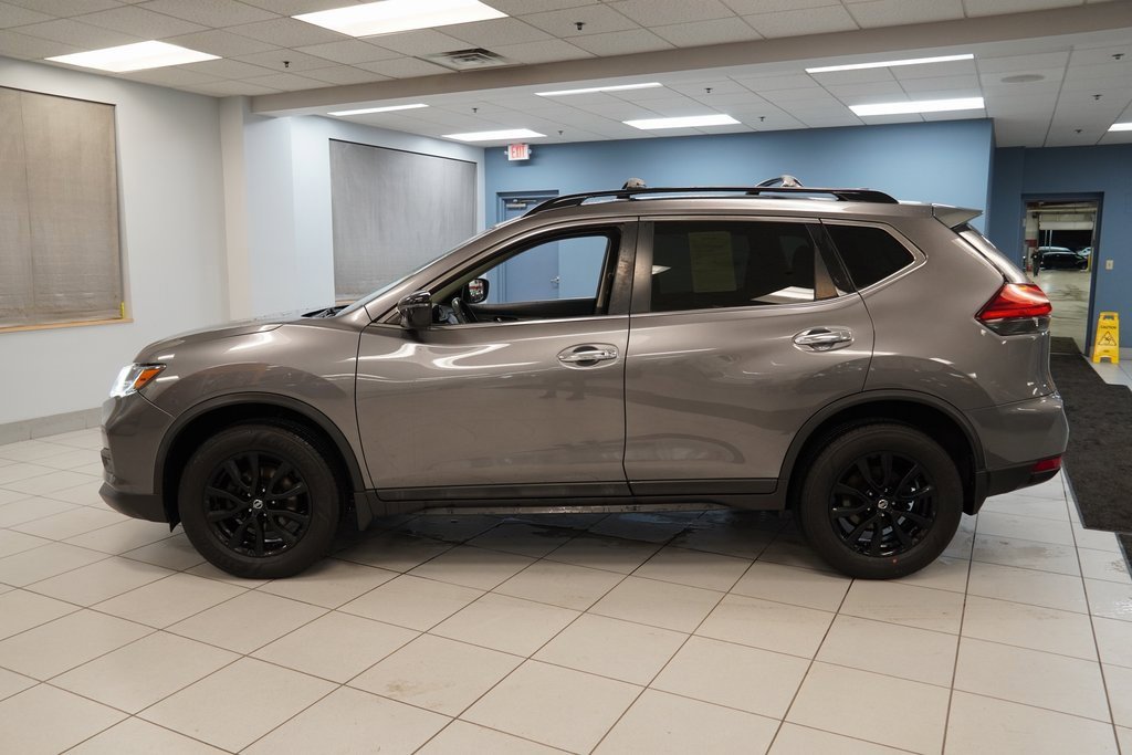 Used 2017 Nissan Rogue SV w/ Midnight Edition image 2