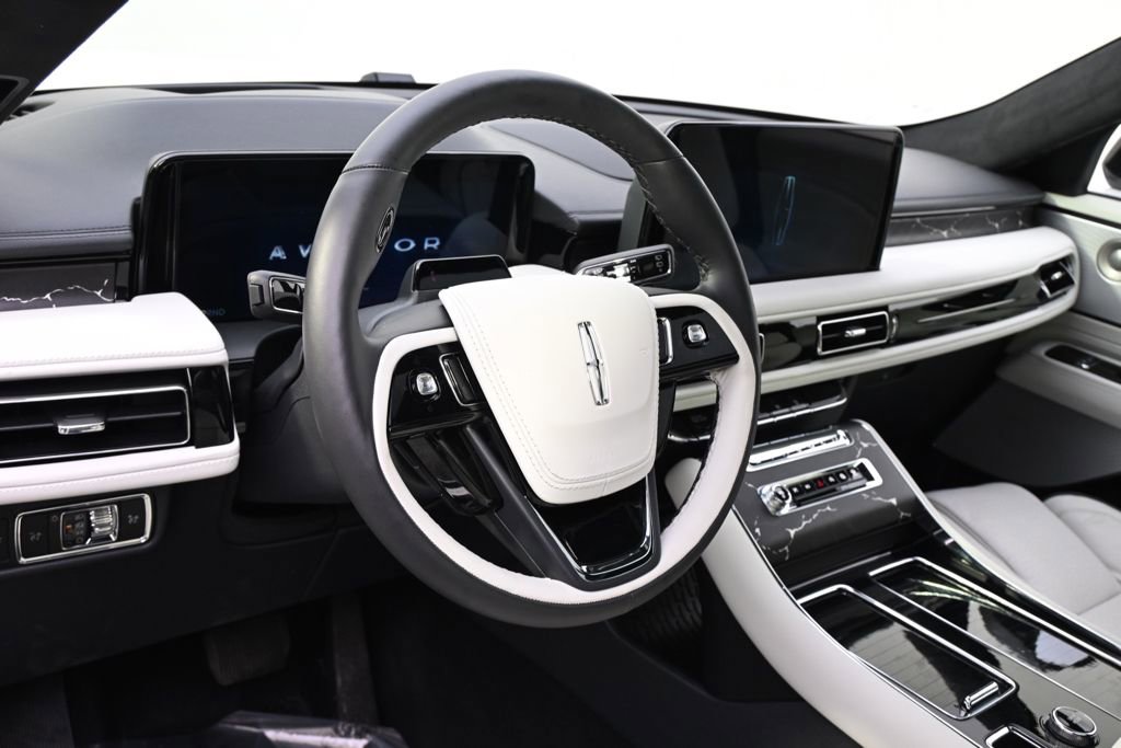 New 2026 Lincoln Aviator Black Label w/ Jet Appearance Package image 11