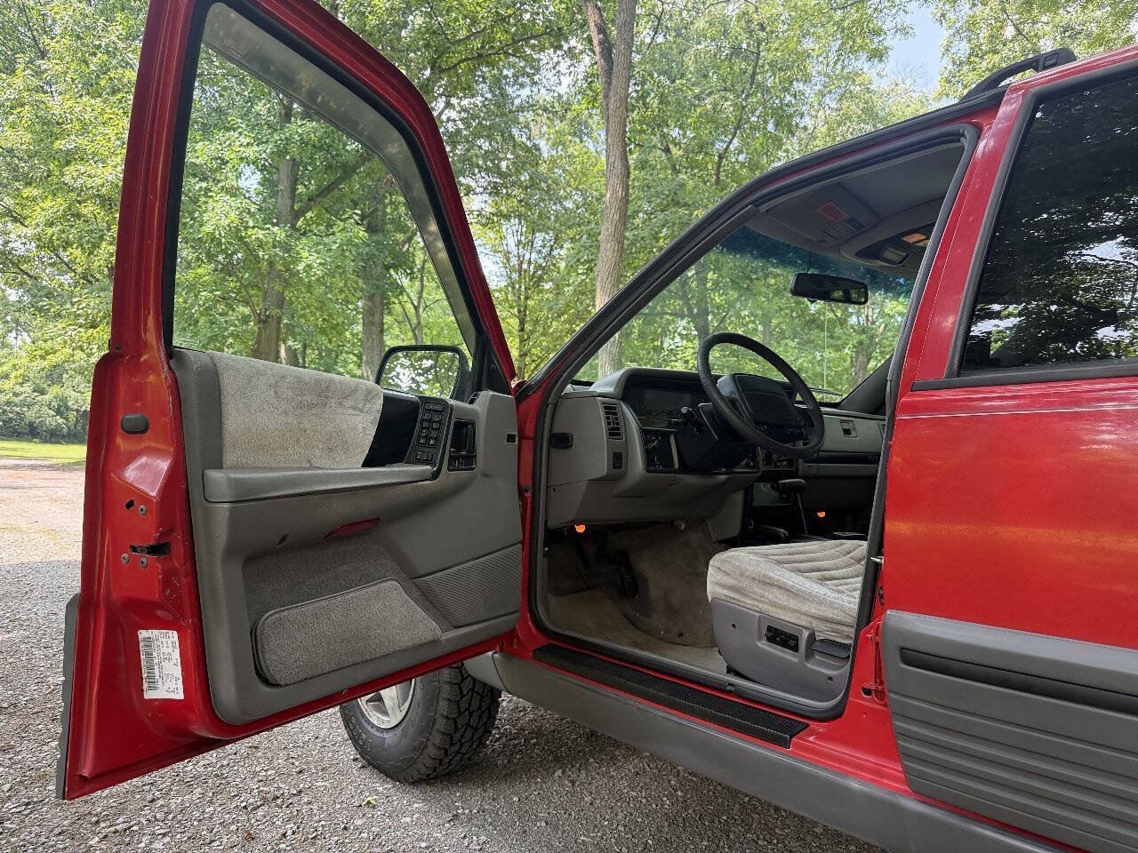 Used 1995 Jeep Grand Cherokee Laredo AWD/4WD image 16