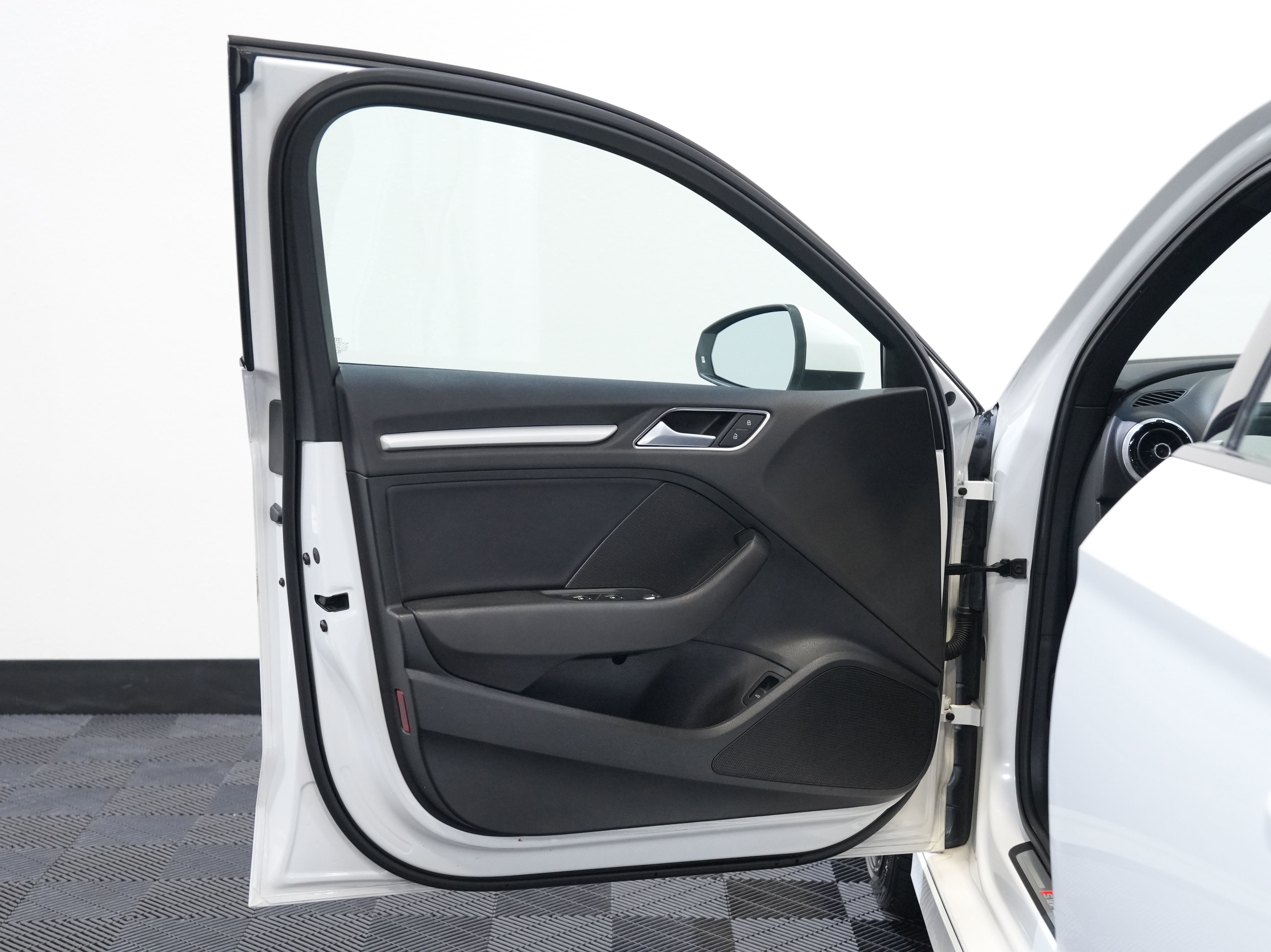 Used 2016 Audi A3 2.0T Premium image 22