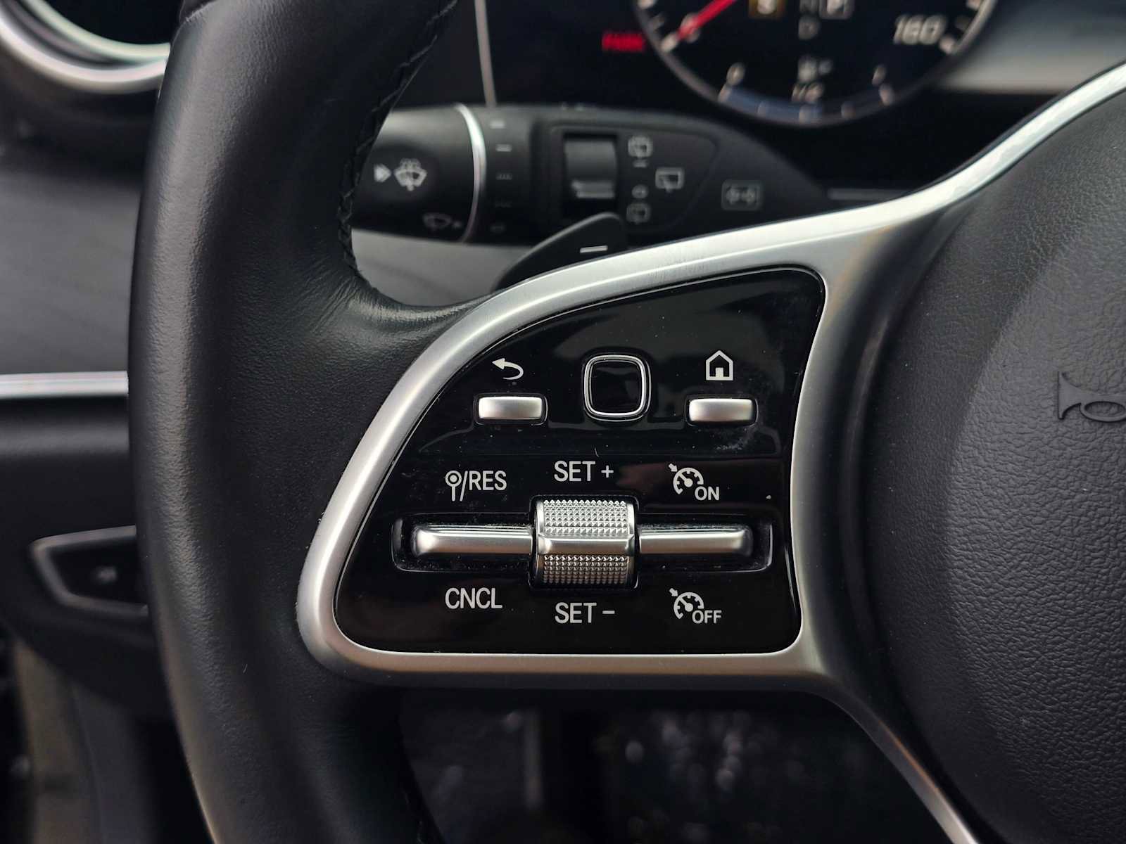 Used 2020 Mercedes-Benz E 450 4MATIC Wagon image 33