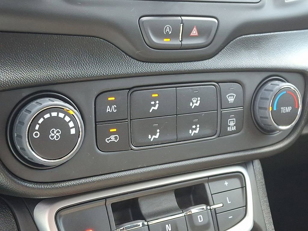 Used 2022 GMC Terrain SLE image 17