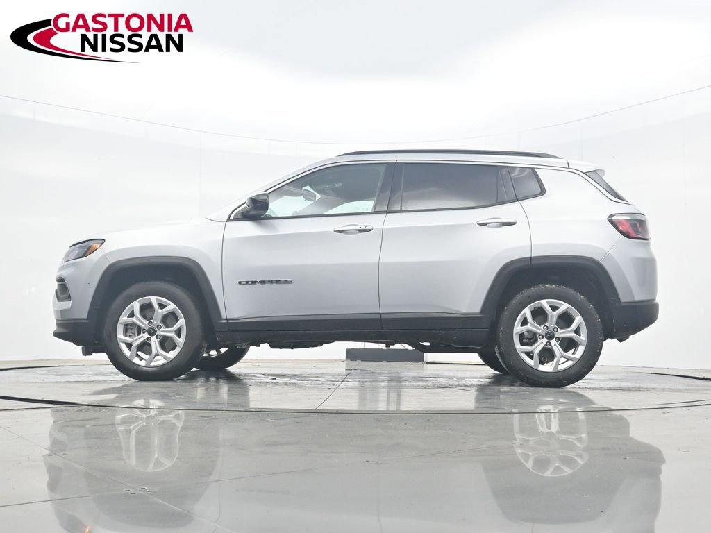 Used 2025 Jeep Compass Latitude AWD/4WD image 38