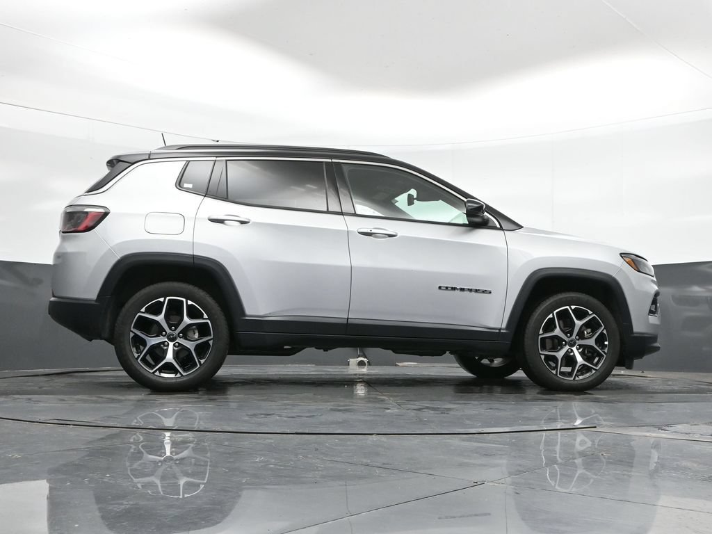 Used 2025 Jeep Compass Limited AWD/4WD image 43