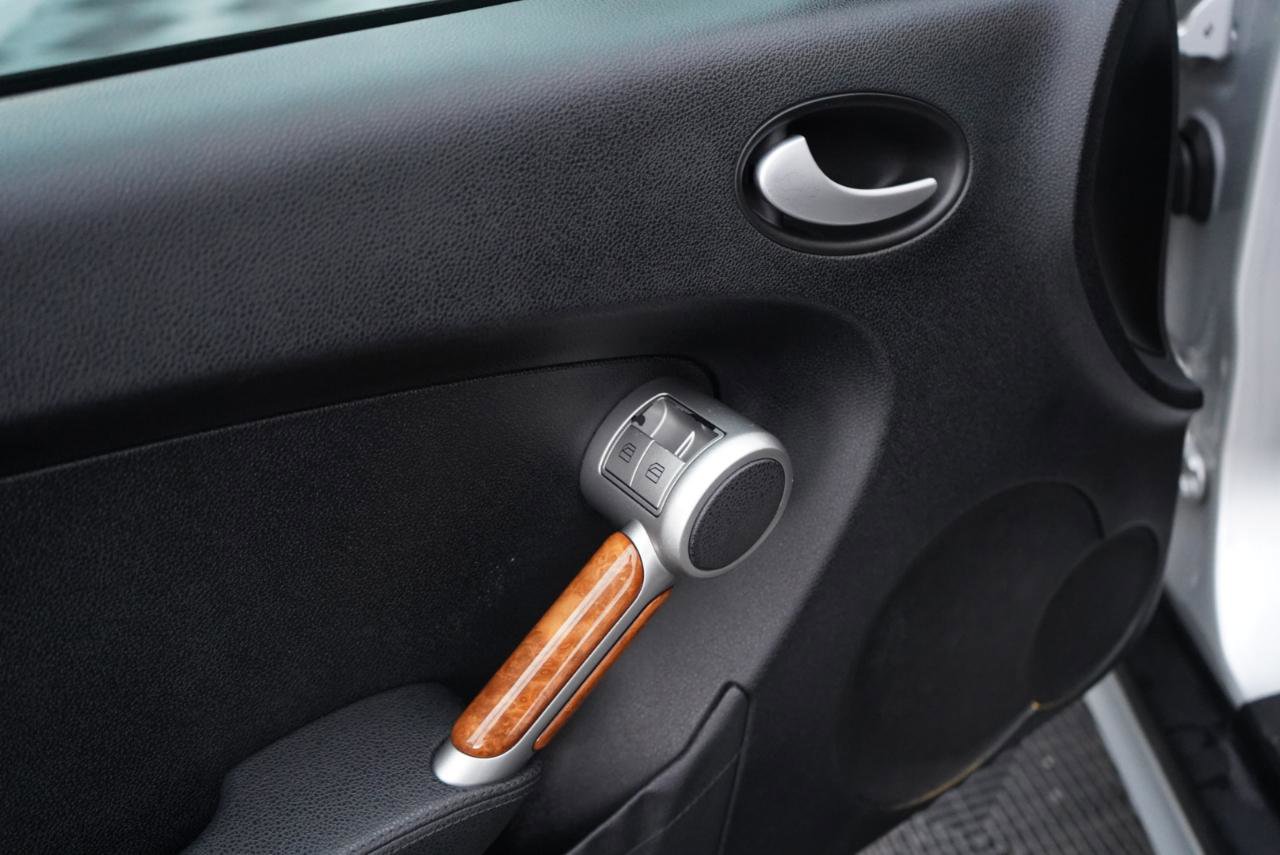 Used 2009 Mercedes-Benz SLK 300 2dr Roadster 3.0L w/ Premium I Pkg image 17