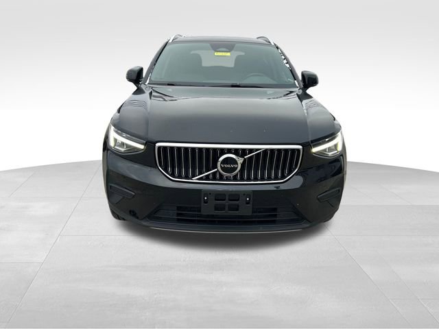 Used 2024 Volvo XC40 B5 Core image 8
