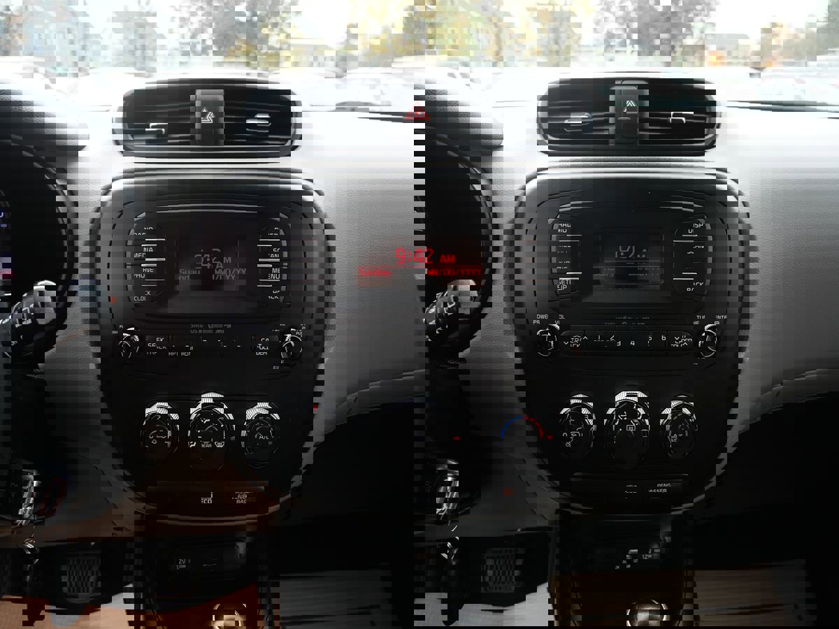 Used 2015 Kia Soul image 12