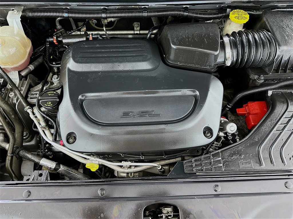 Used 2021 Chrysler Pacifica Touring w/ Cold Weather Group image 32