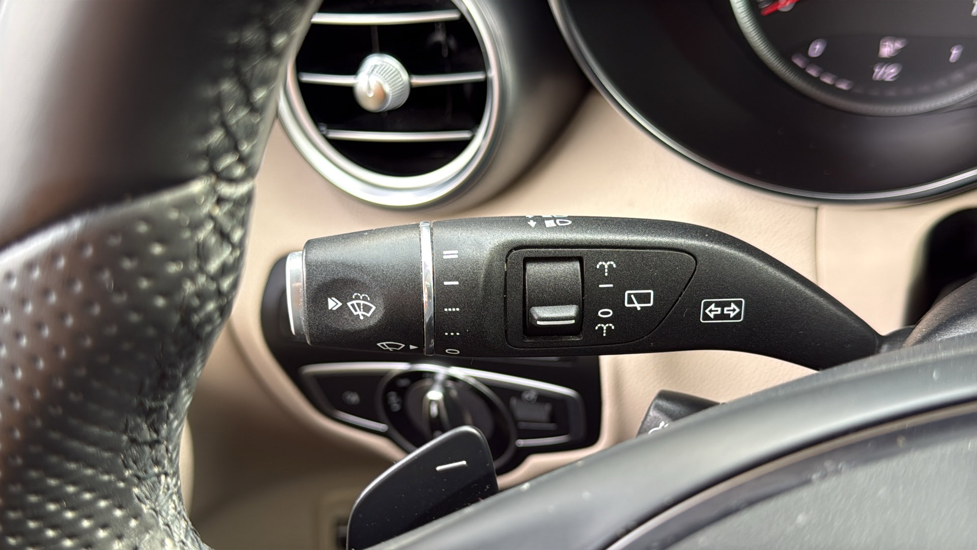 Used 2017 Mercedes-Benz GLC 300 4MATIC image 14