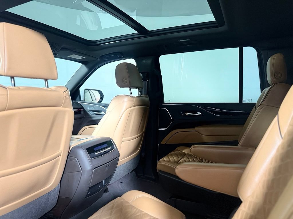 Used 2021 Cadillac Escalade ESV Premium Luxury AWD/4WD image 23