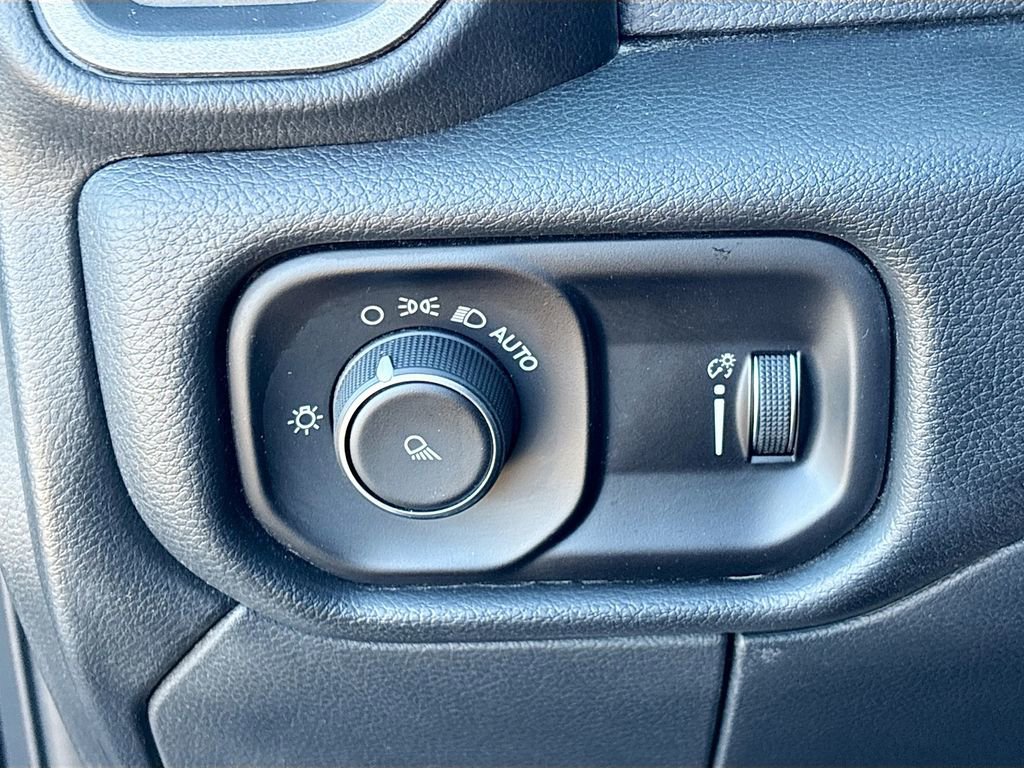 Used 2024 RAM 3500 Tradesman w/ Chrome Appearance Group image 10