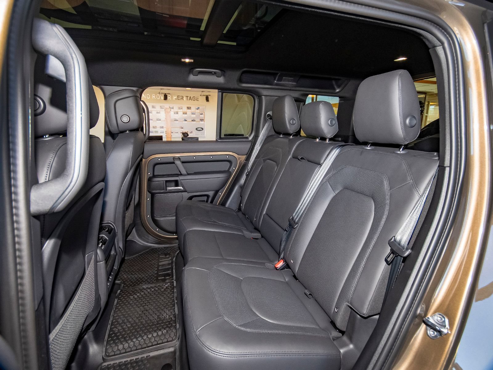 New 2026 Land Rover Defender 110 X-Dynamic SE AWD/4WD image 54