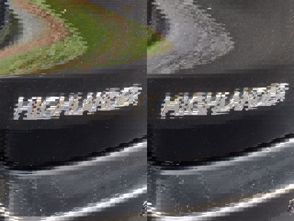 Used 2016 Toyota Highlander Limited Platinum image 13