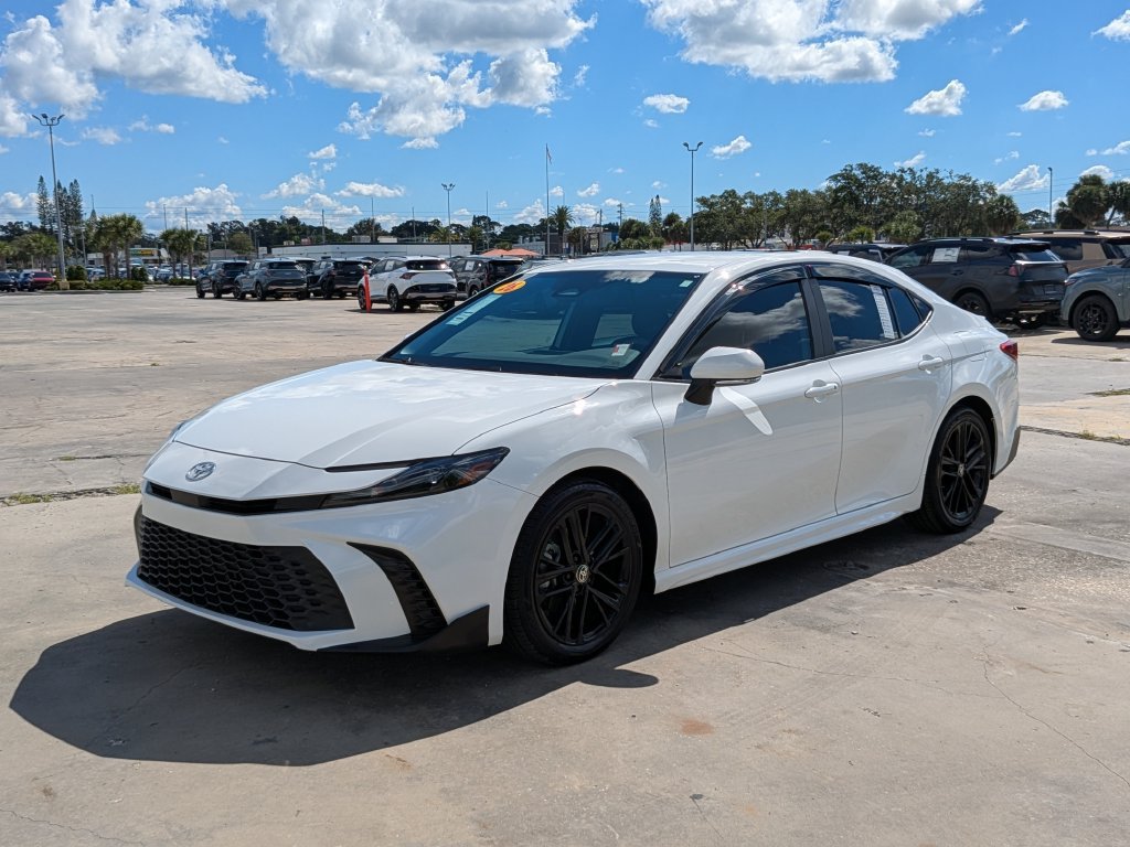 Used 2026 Toyota Camry SE FWD image 4