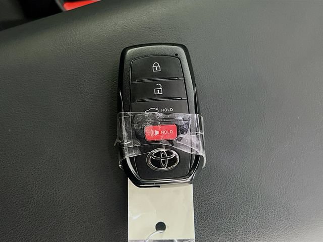 Used 2023 Toyota Crown AWD/4WD image 33