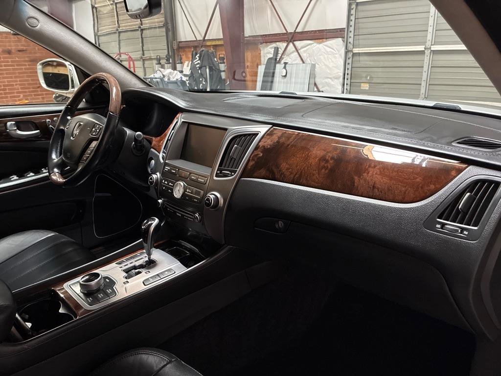 Used 2012 Hyundai Equus Signature image 30