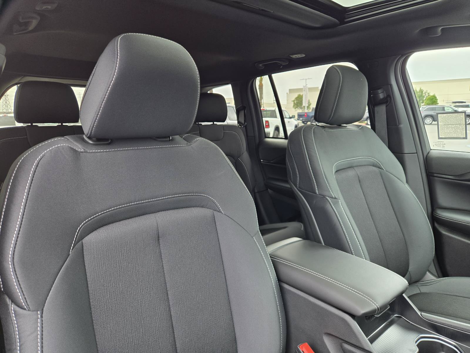 New 2026 Jeep Grand Cherokee Laredo X RWD image 32