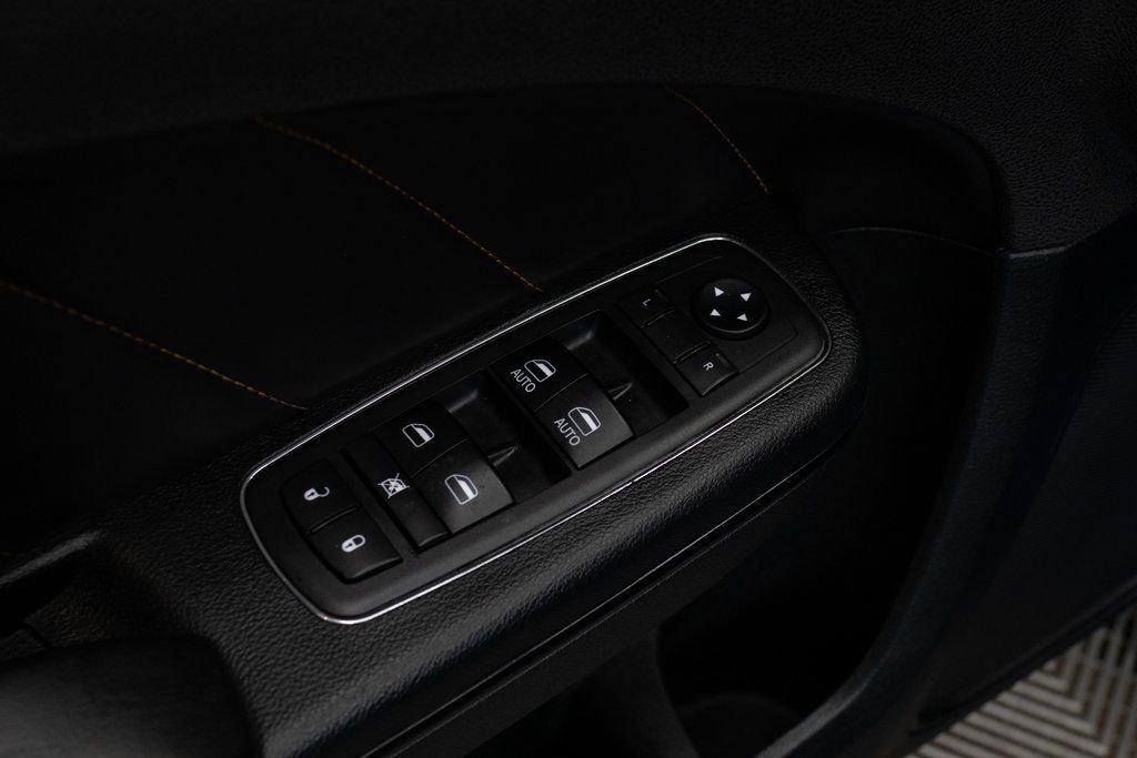 Used 2018 Dodge Charger R/T image 16