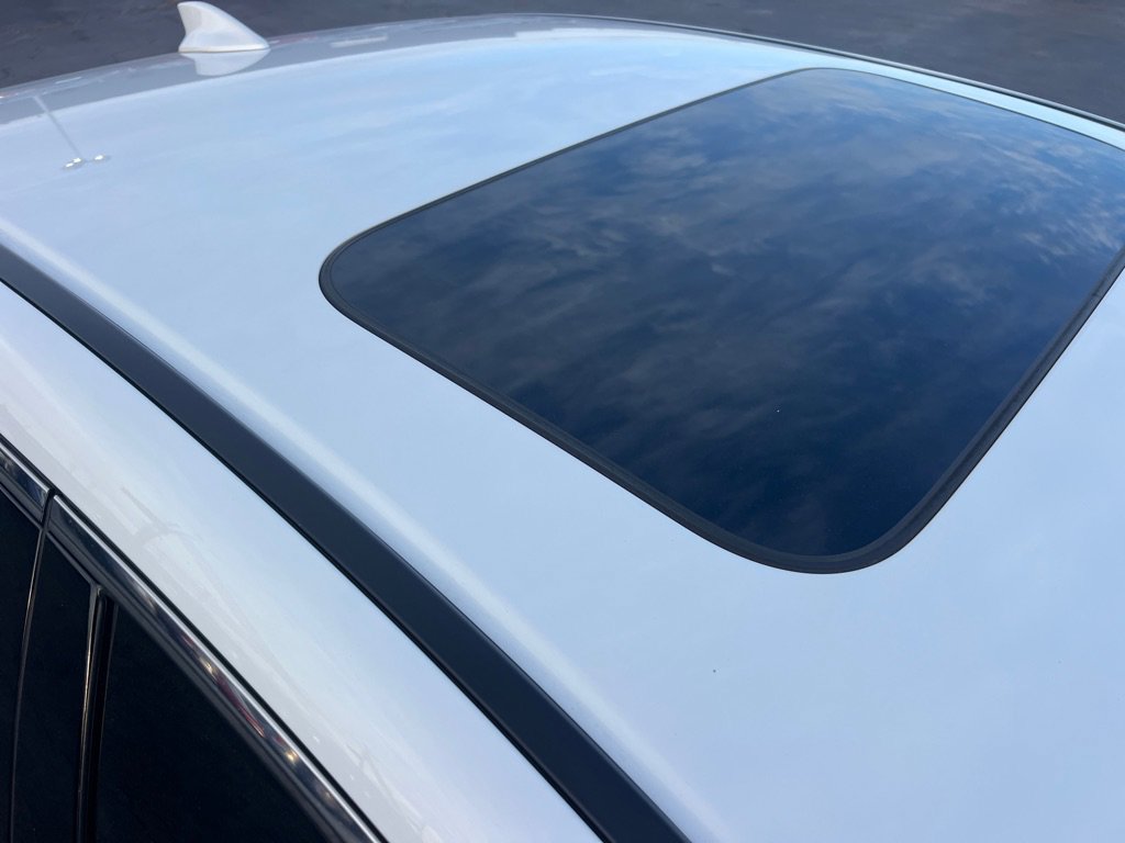 Used 2016 Acura TLX image 9