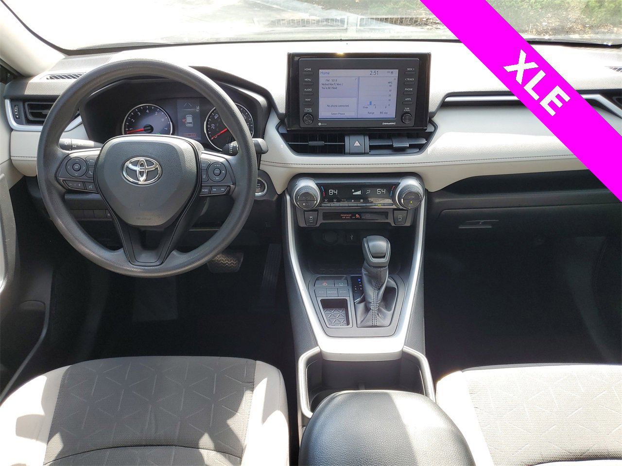Used 2022 Toyota RAV4 XLE image 13