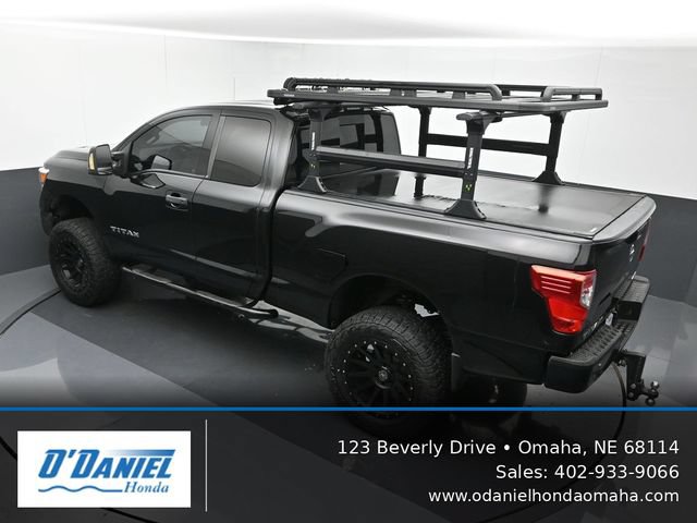 Used 2017 Nissan Titan S AWD/4WD image 15