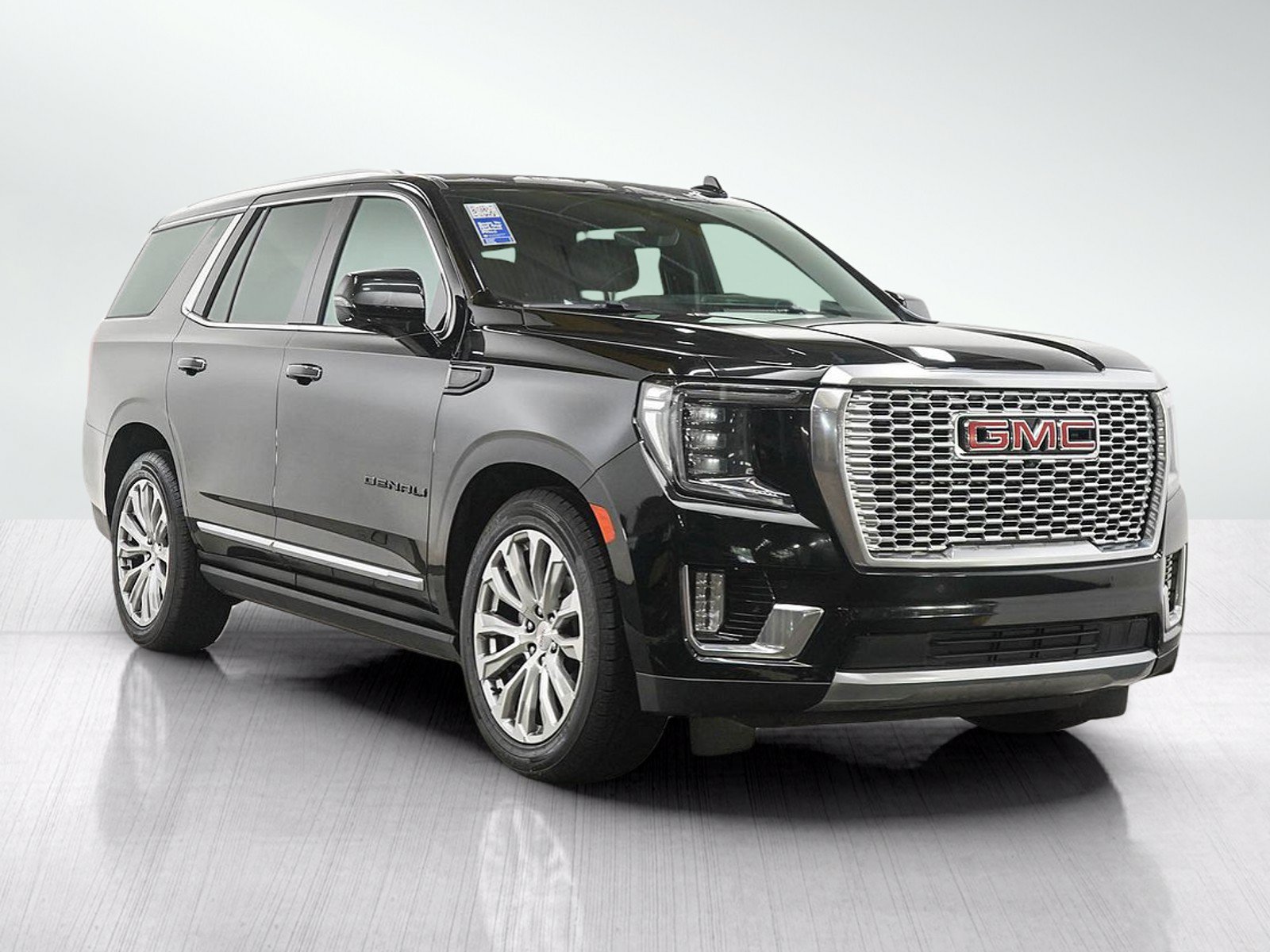 Used 2022 GMC Yukon Denali w/ Denali Premium Package AWD/4WD image 7