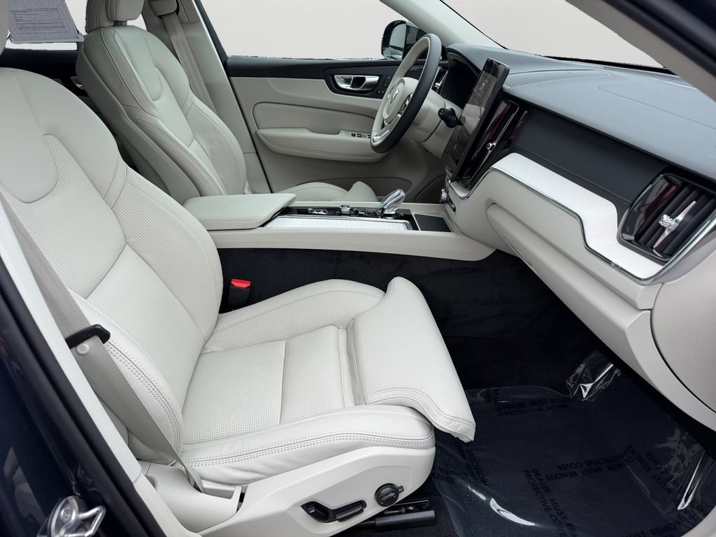 Certified 2026 Volvo XC60 B5 Ultra w/ Climate Package AWD/4WD image 8