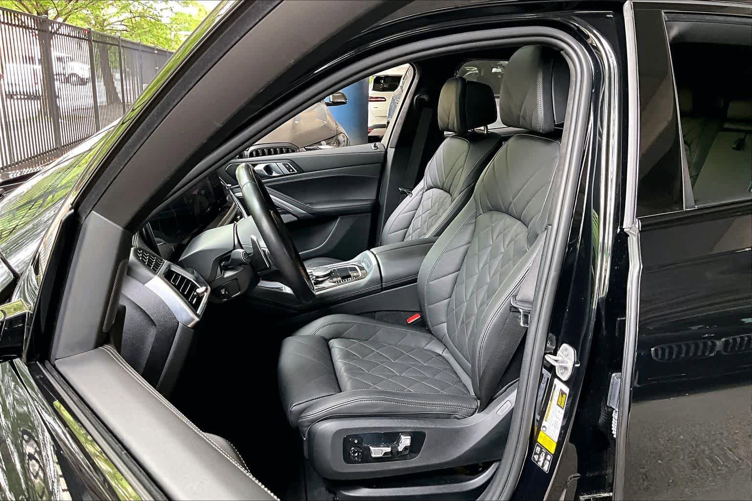 Used 2024 BMW X6 xDrive40i w/ Premium Package AWD/4WD image 7
