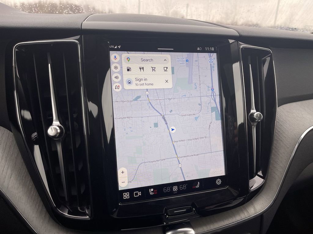 Used 2025 Volvo XC60 B5 Plus image 28