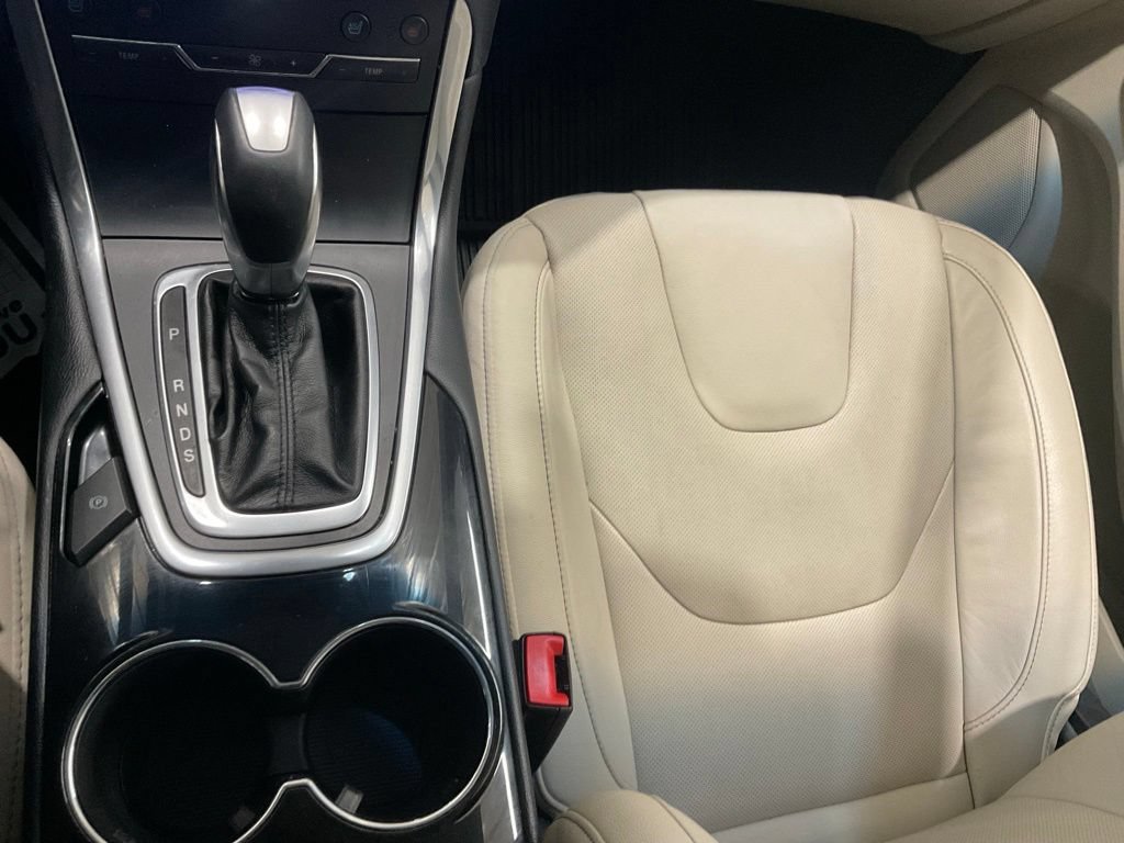 Used 2017 Ford Edge Titanium w/ Equipment Group 301A FWD image 20