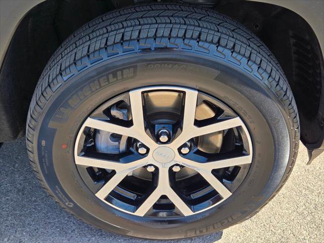 Certified 2024 Jeep Grand Cherokee L Limited w/ Luxury Tech Group II image 8