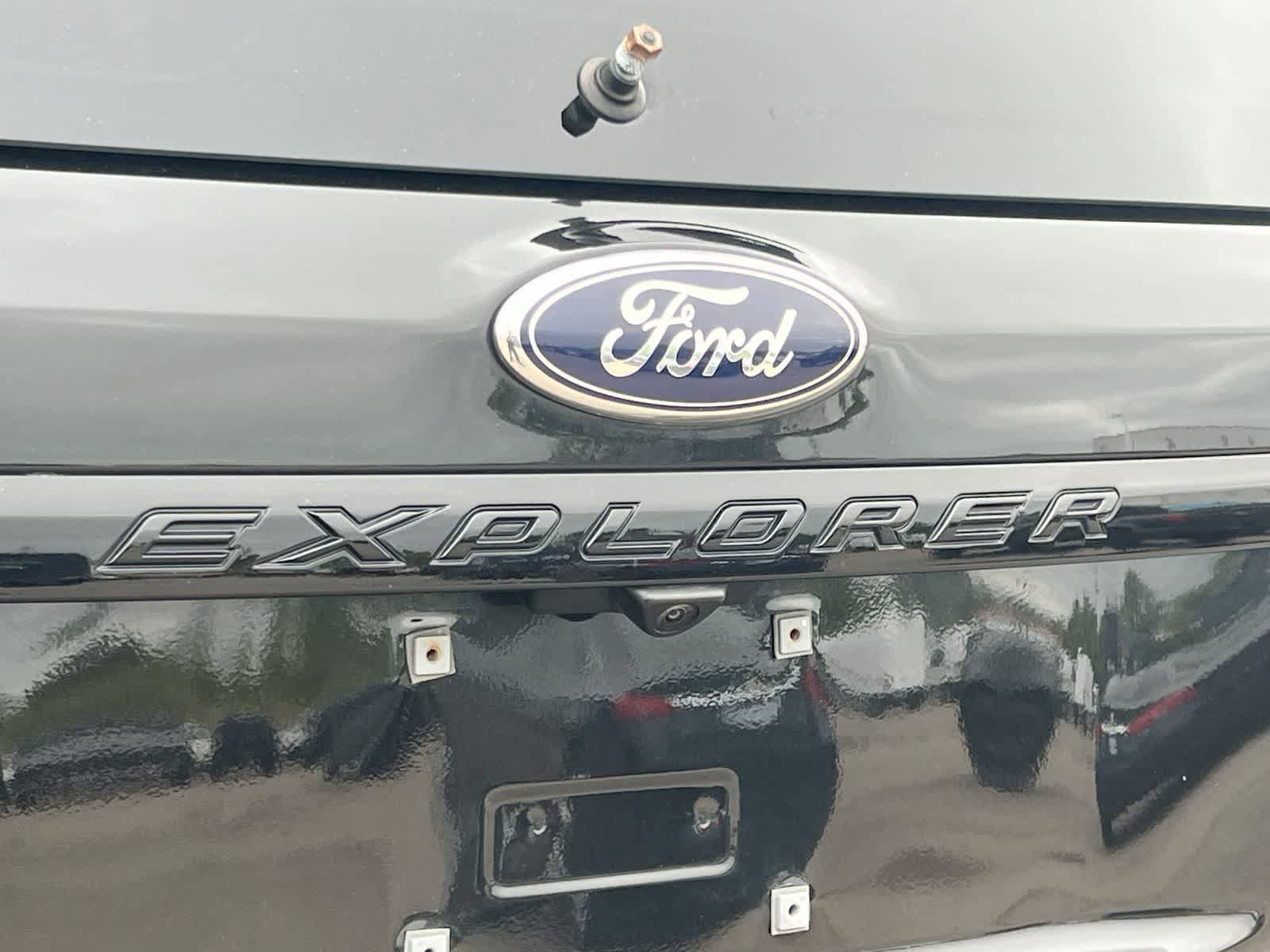 Used 2014 Ford Explorer Sport w/ Equipment Group 401A AWD/4WD image 12