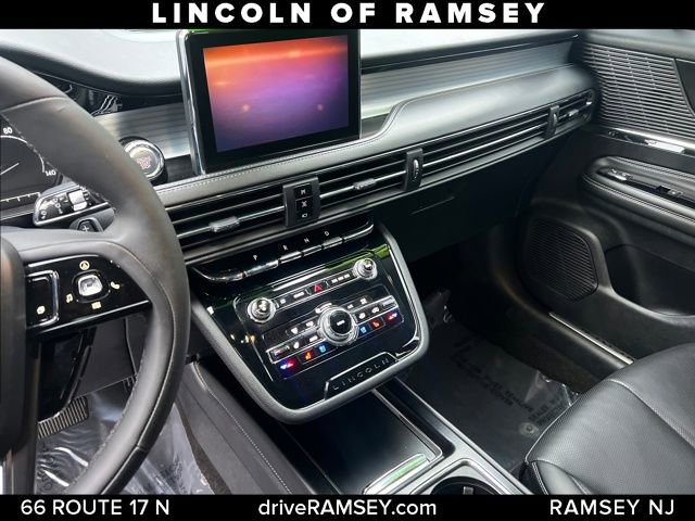 Used 2022 Lincoln Corsair AWD w/ Equipment Group 101A image 11