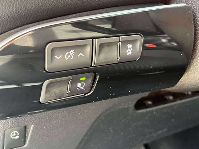 Used 2021 Toyota Prius Prime LE FWD image 20