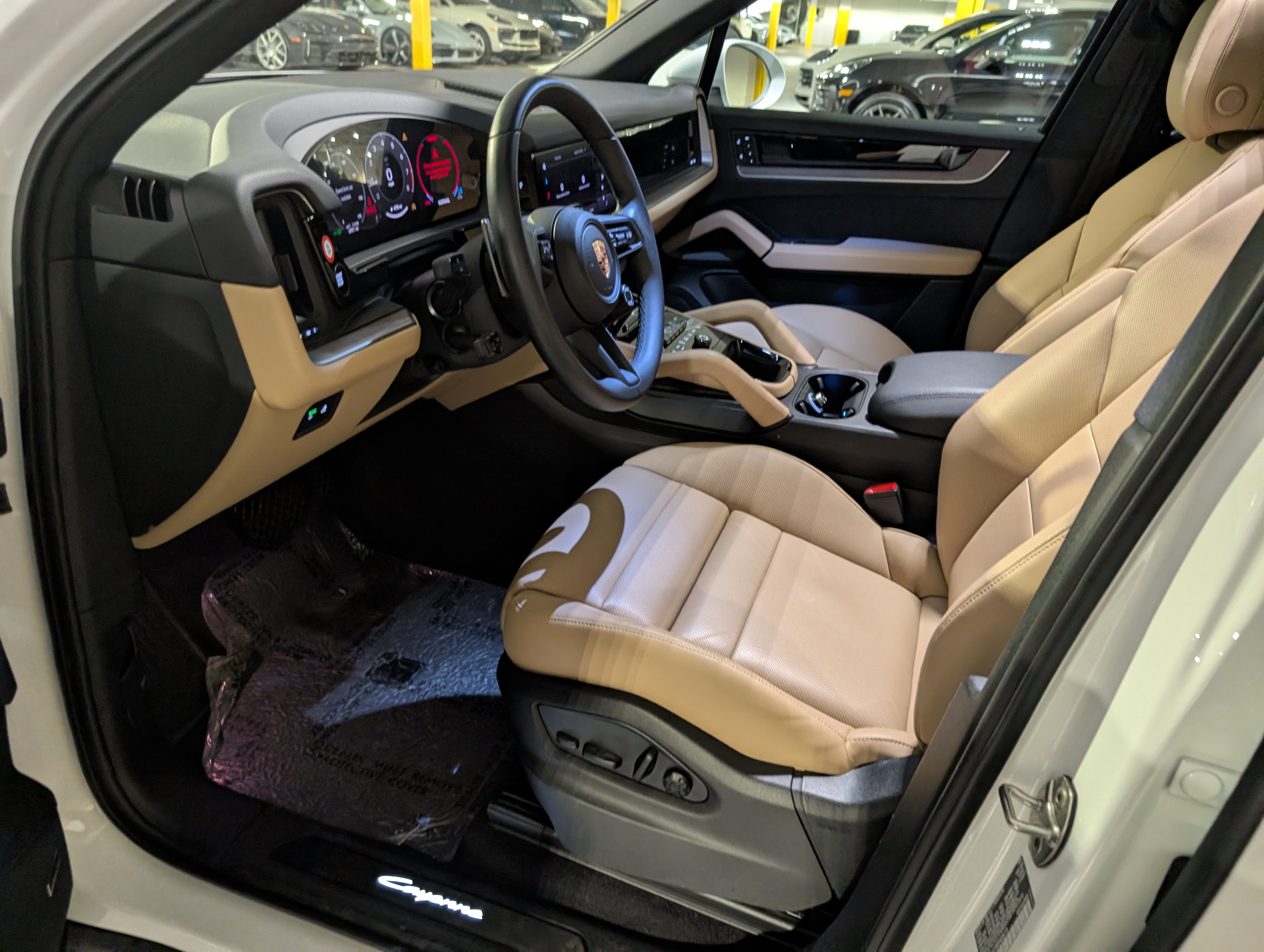 Used 2025 Porsche Cayenne image 26