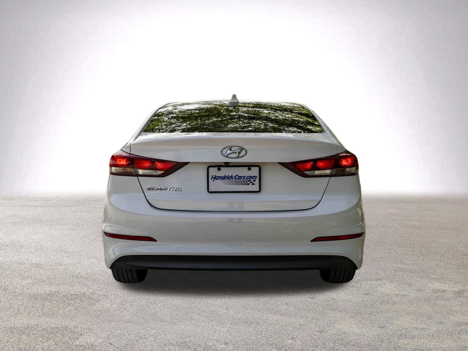 Used 2017 Hyundai Elantra SE image 8