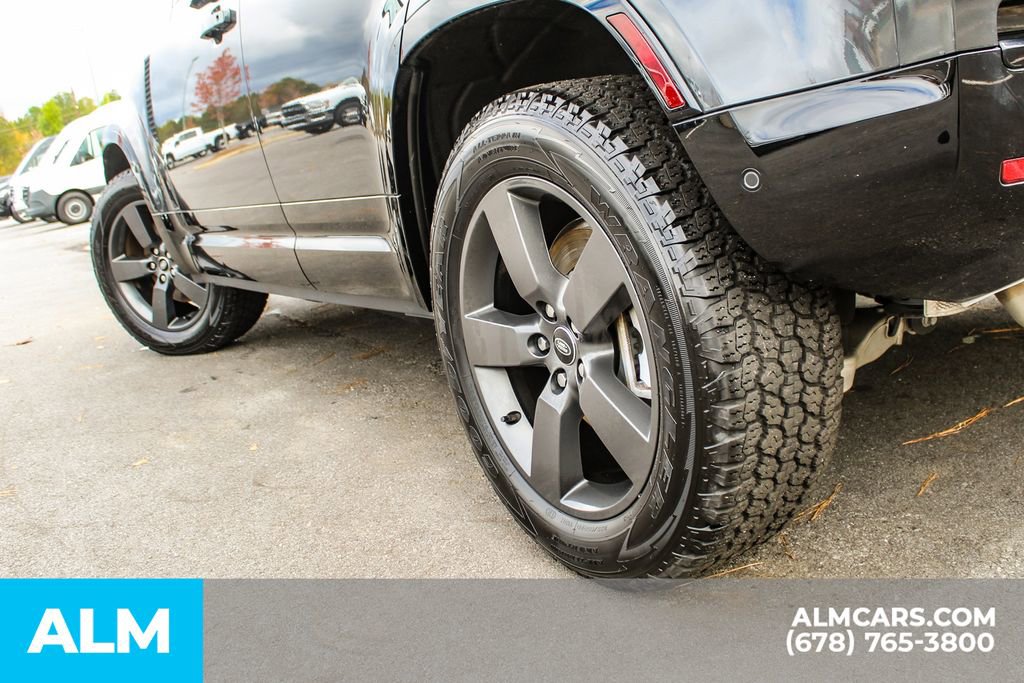 Used 2024 Land Rover Defender 110 X-Dynamic SE image 15