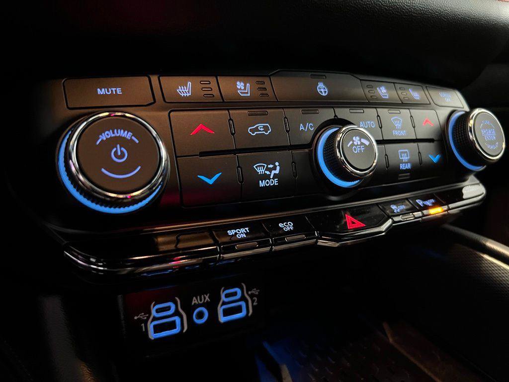 Used 2025 Dodge Durango R/T AWD/4WD image 24