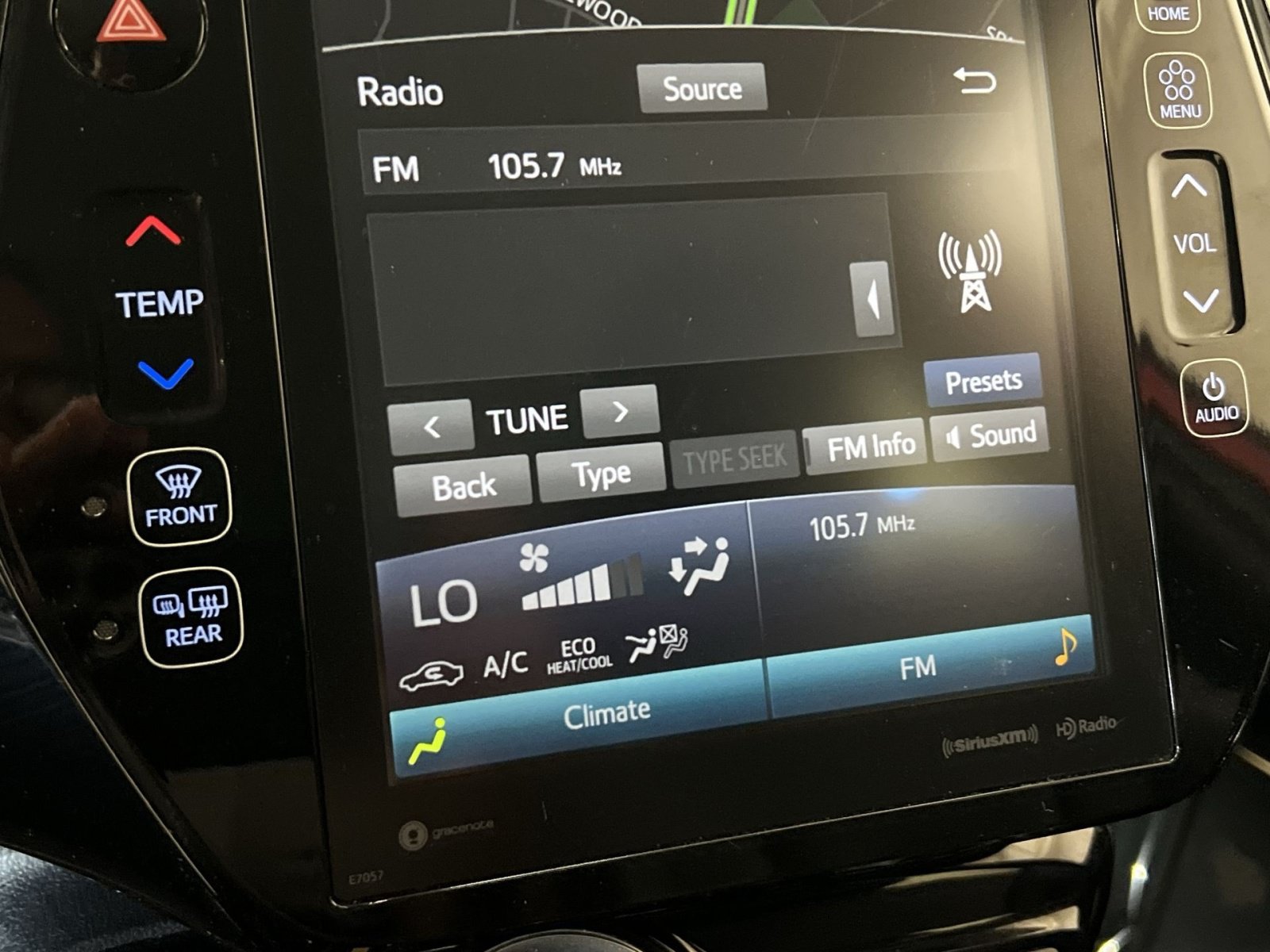 Used 2021 Toyota Prius Prime XLE w/ Carpet Mat Package (TMS) FWD image 17