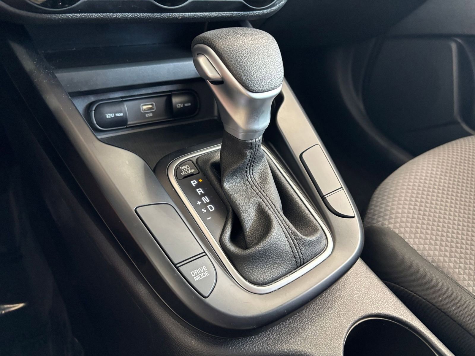 Used 2025 Kia Soul LX w/ LX Technology Package FWD image 39