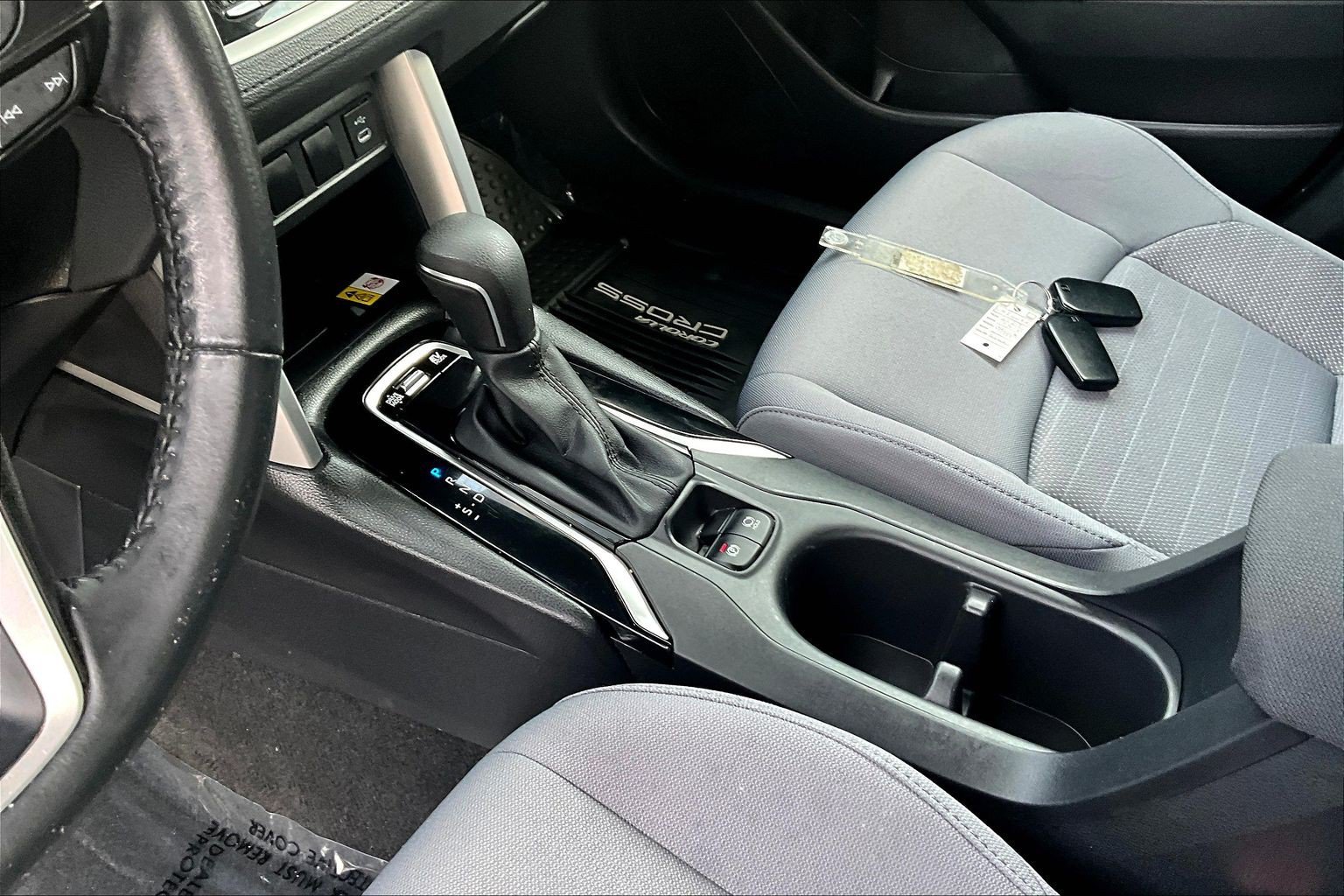Used 2023 Toyota Corolla Cross AWD Hybrid w/ Moonroof Package image 14