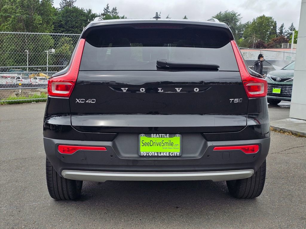Used 2020 Volvo XC40 T5 Momentum AWD/4WD image 6