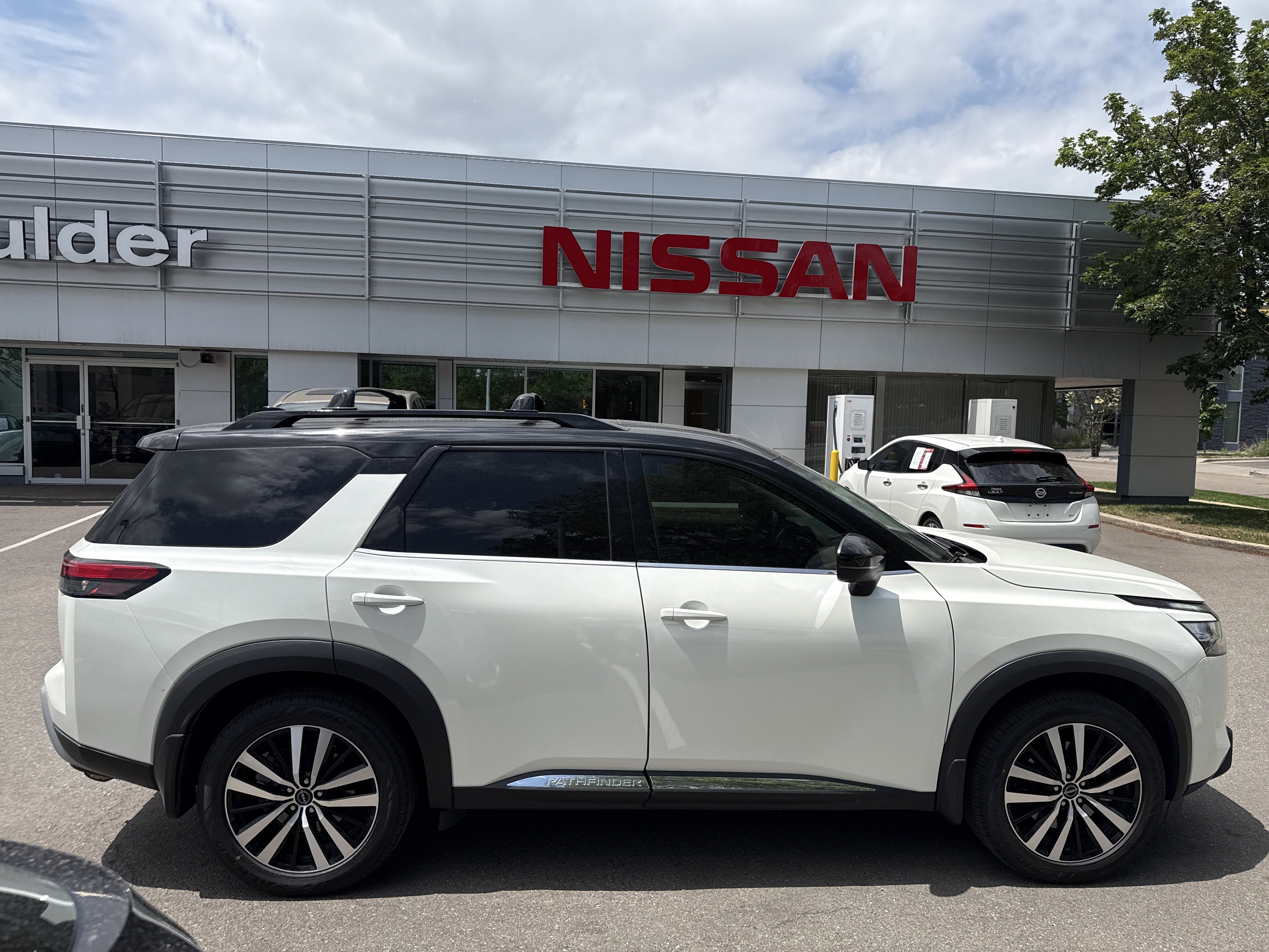 Certified 2023 Nissan Pathfinder Platinum AWD/4WD image 10
