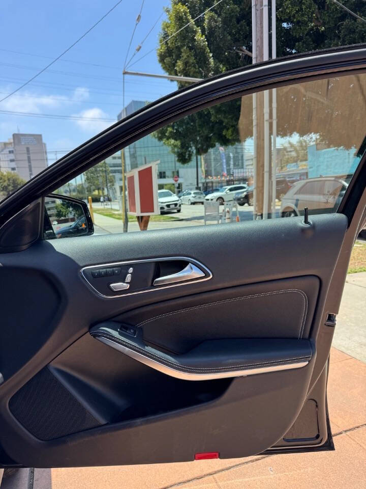 Used 2019 Mercedes-Benz GLA 250 4MATIC image 19
