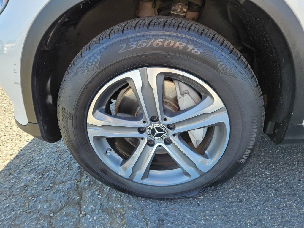 Used 2017 Mercedes-Benz GLC 300 4MATIC w/ Premium 1 Package image 8