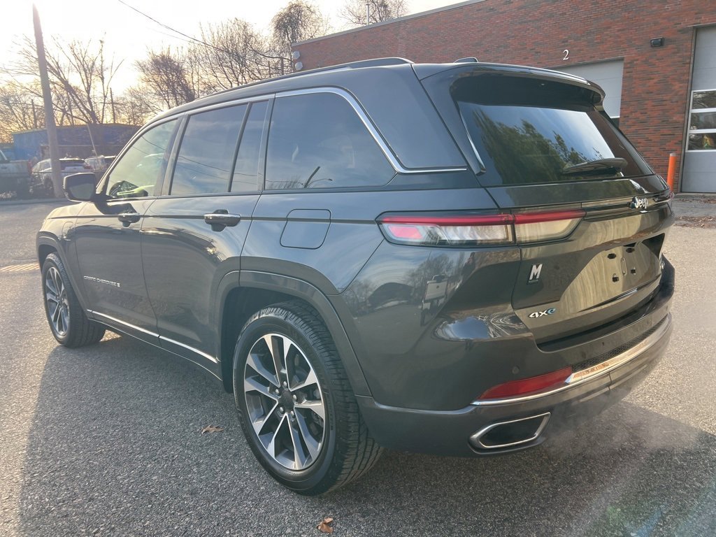 Used 2023 Jeep Grand Cherokee Overland image 3