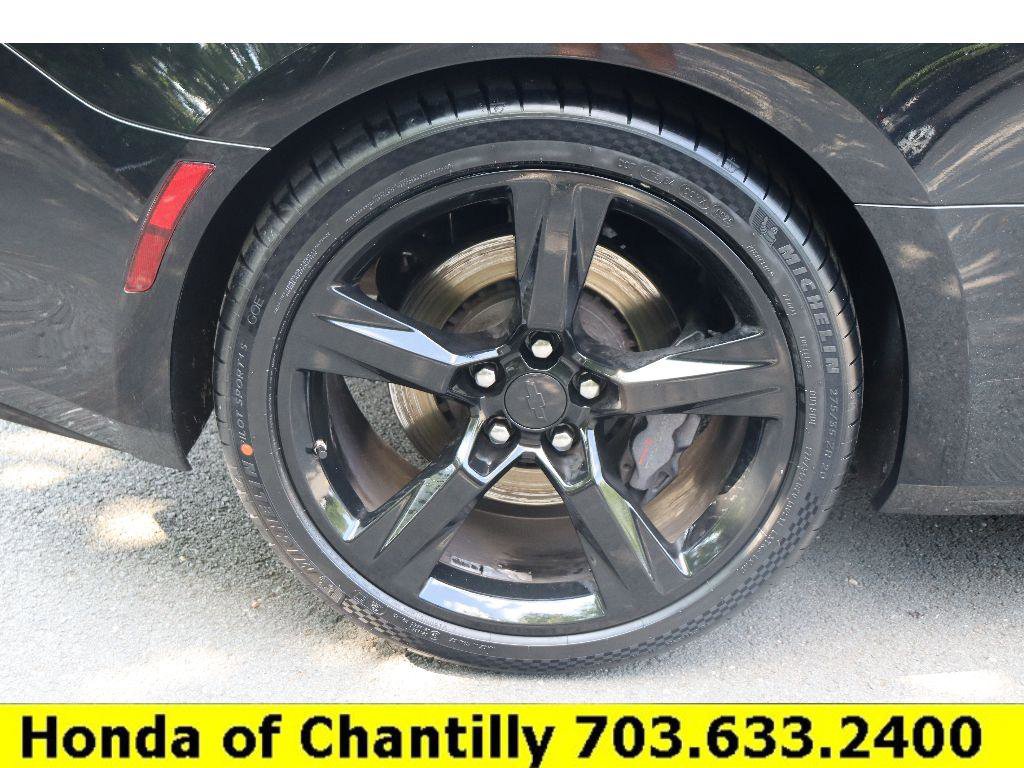 Used 2018 Chevrolet Camaro SS image 28