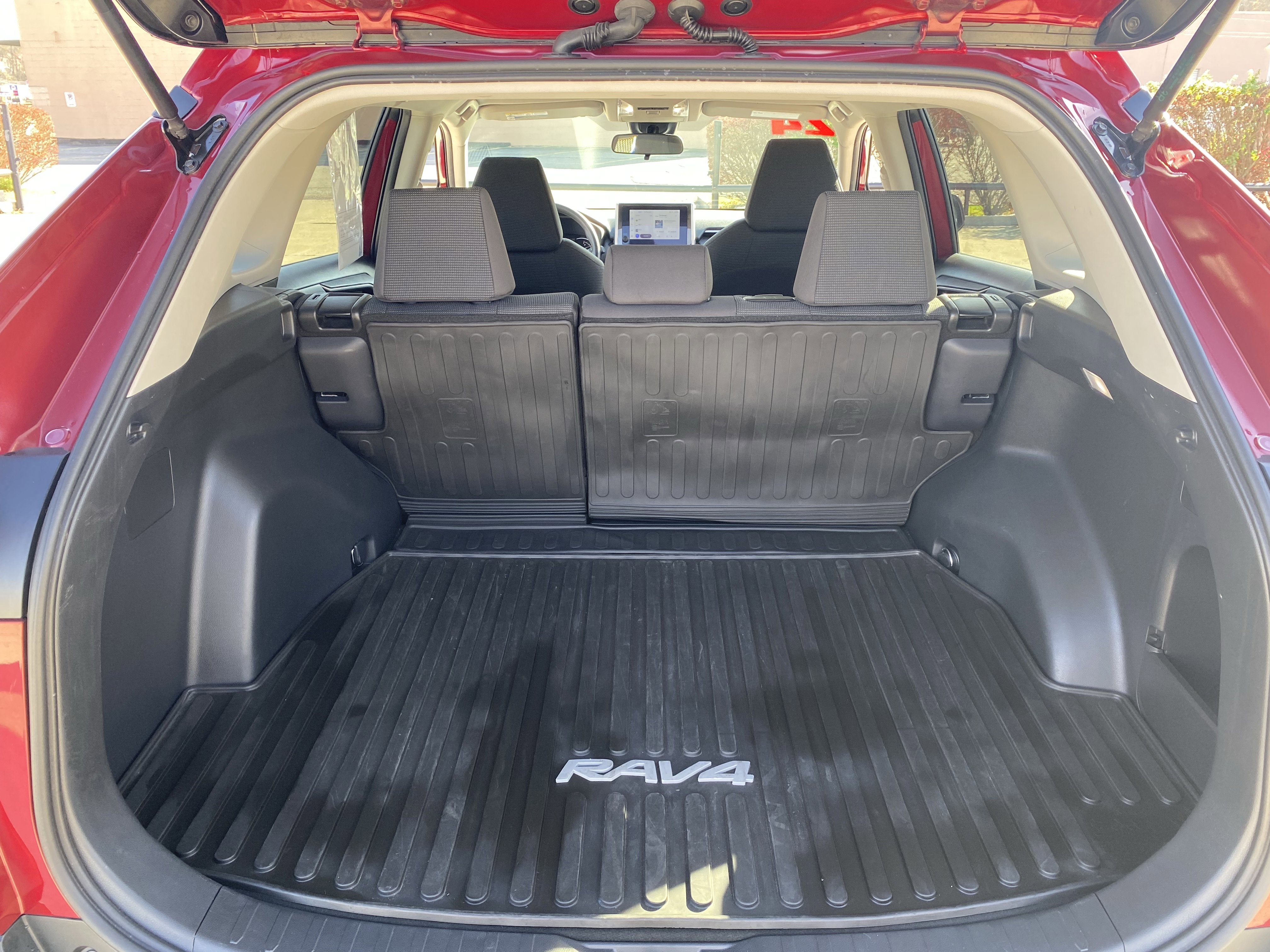 Used 2024 Toyota RAV4 LE image 20